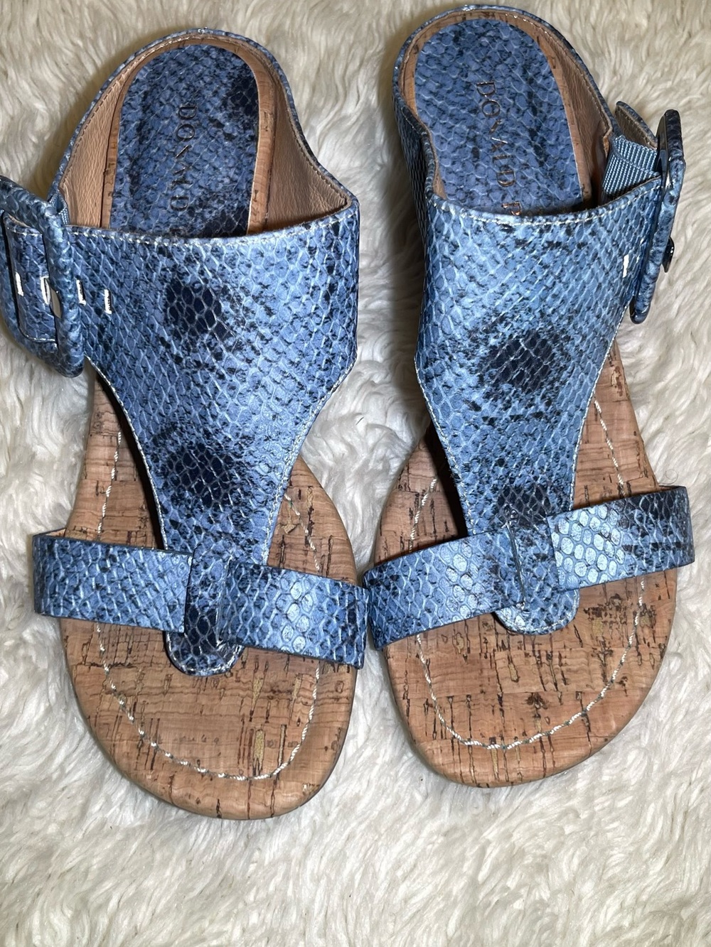 Donald J.plainer women’s Blue Snake-Texture Women’s wedge Sandals size 6
